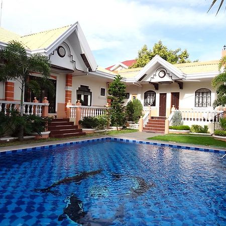 The Executive Villa Inn & Suites Davao Экстерьер фото