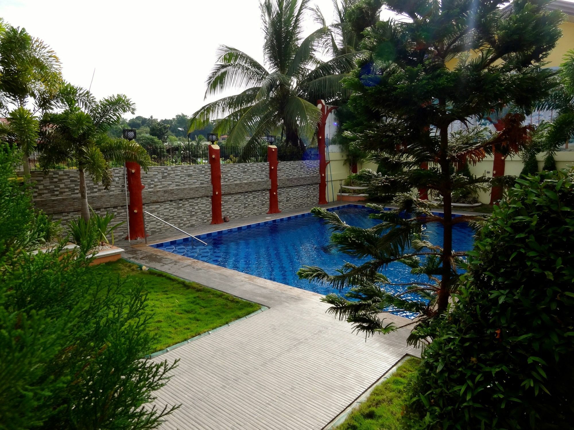 The Executive Villa Inn & Suites Davao Экстерьер фото